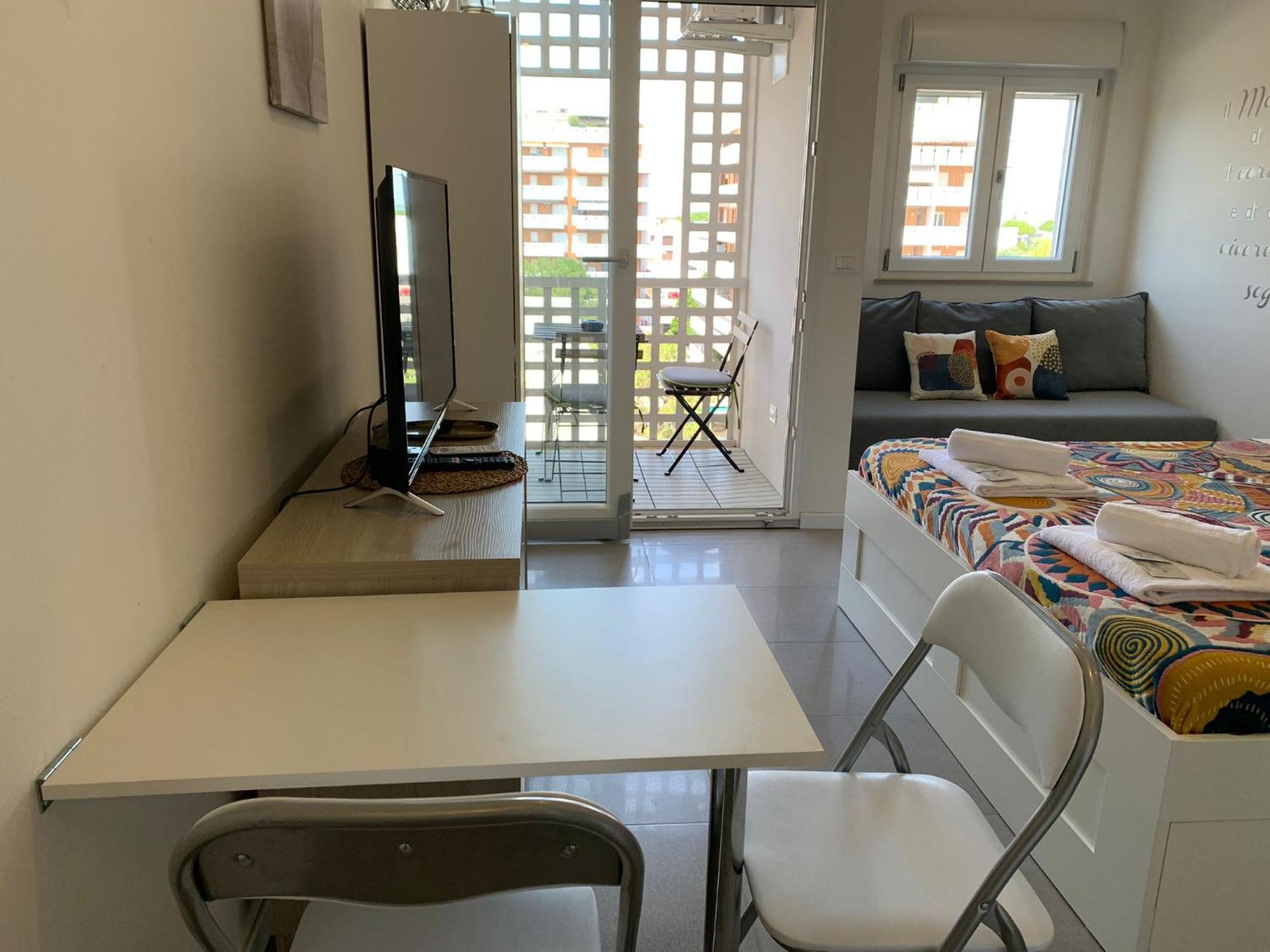 Ferienwohnung Monolocale Con Terrazza E Cucina Lignano Sabbiadoro Exterior foto